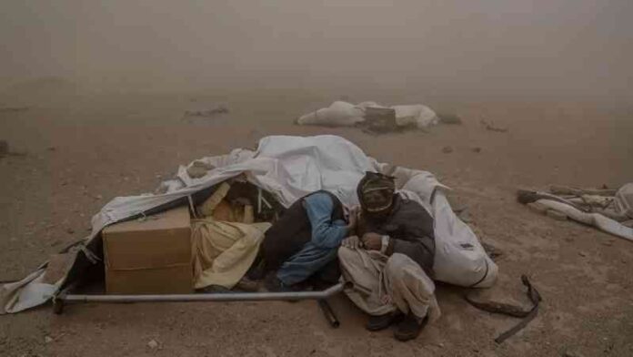Sandstorm after the earthquake in Herat