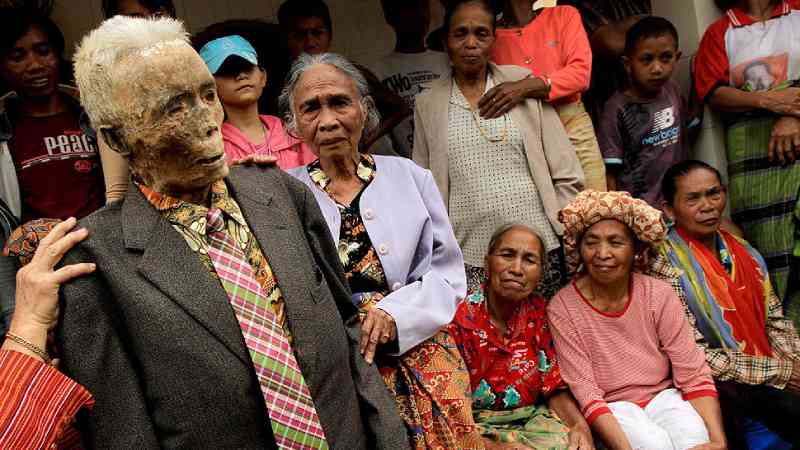 The strange tradition of waking the dead in Indonesia